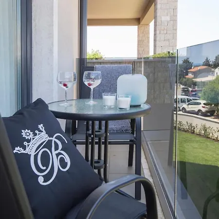 Βίλα 1 In Porec,istrien - Istrabook Kukci