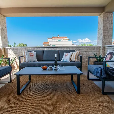 1 In Porec,istrien - Istrabook * Kukci