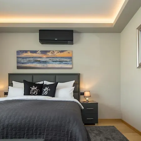 Βίλα 1 In Porec,istrien - Istrabook Kukci