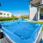Villa 1 In Porec,istrien - Istrabook