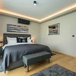 1 In Porec,istrien - Istrabook