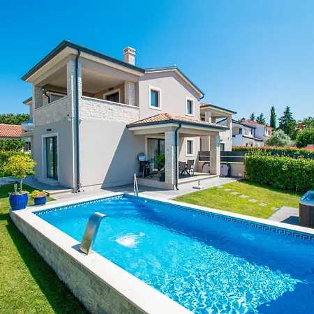 1 In Porec,istrien - Istrabook *