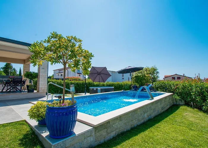 1 In Porec,istrien - Istrabook *